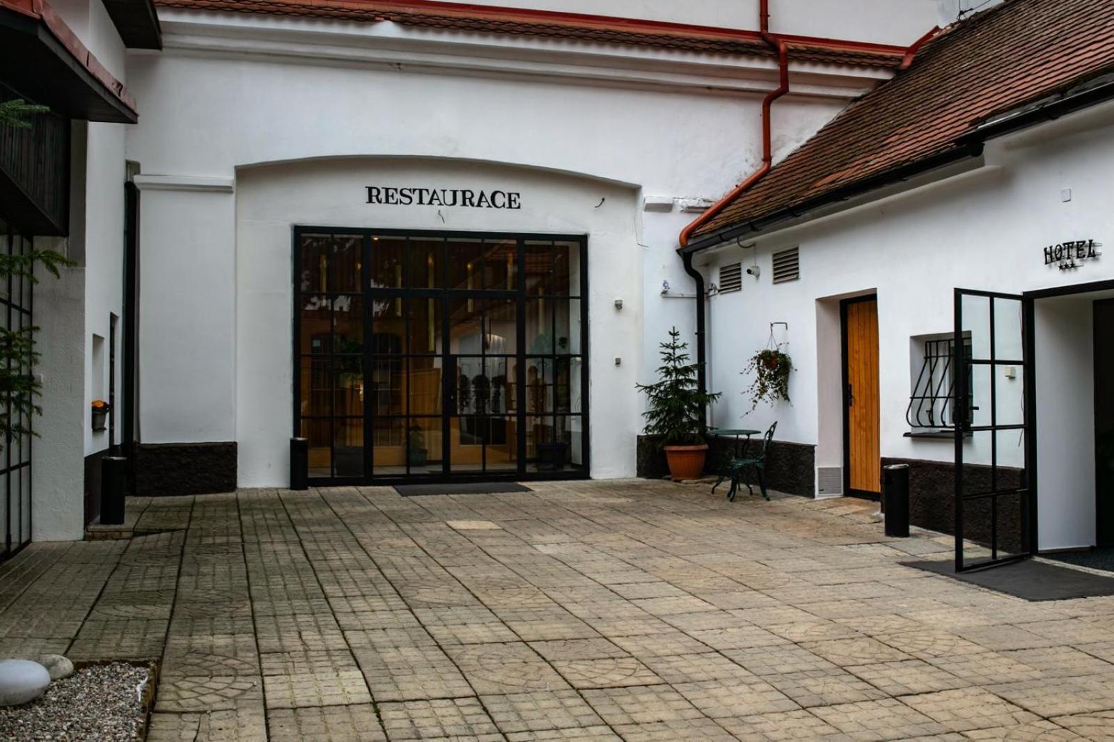 Golden Golem Hotel & Spa Prague Exterior photo