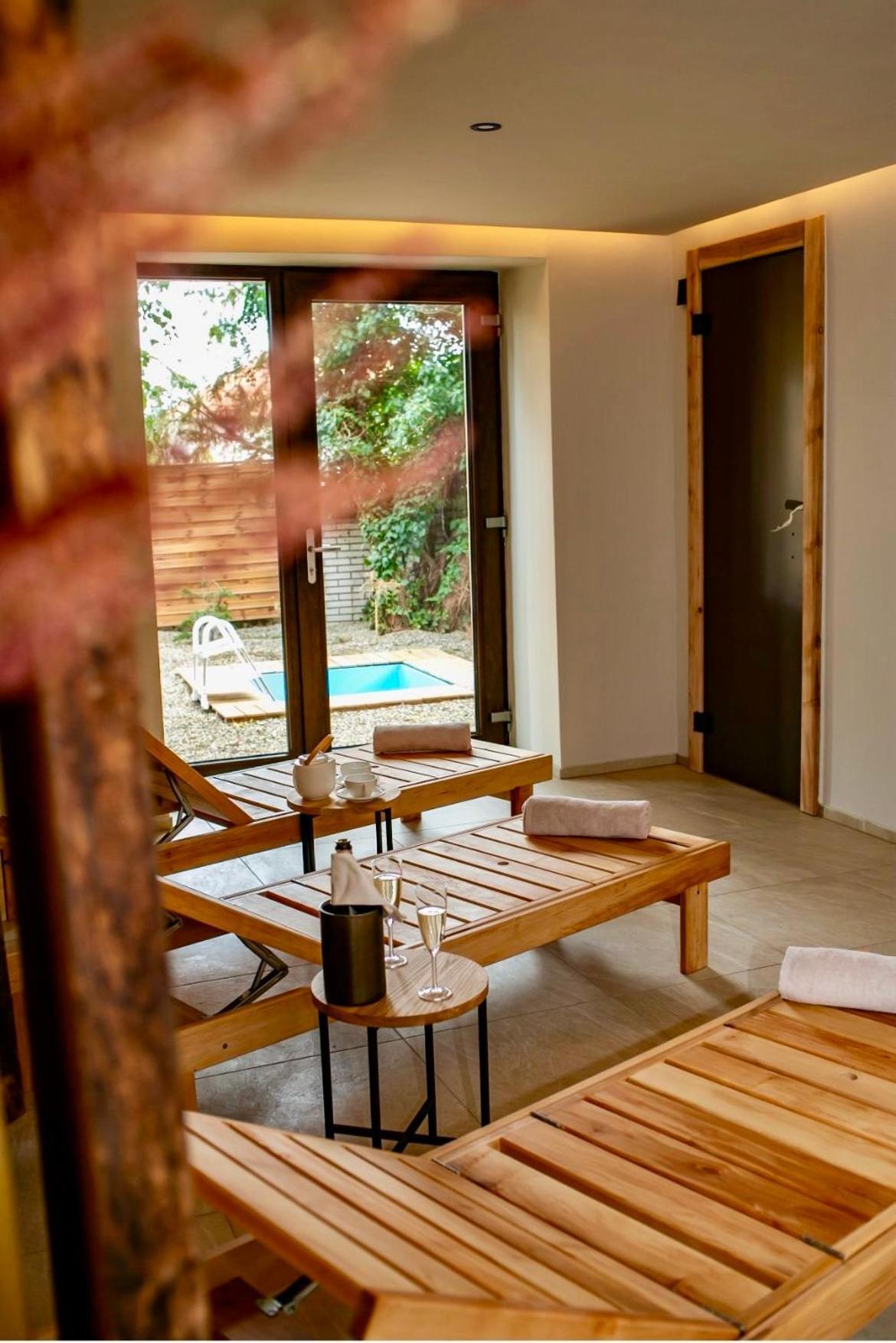 Golden Golem Hotel & Spa Prague Exterior photo