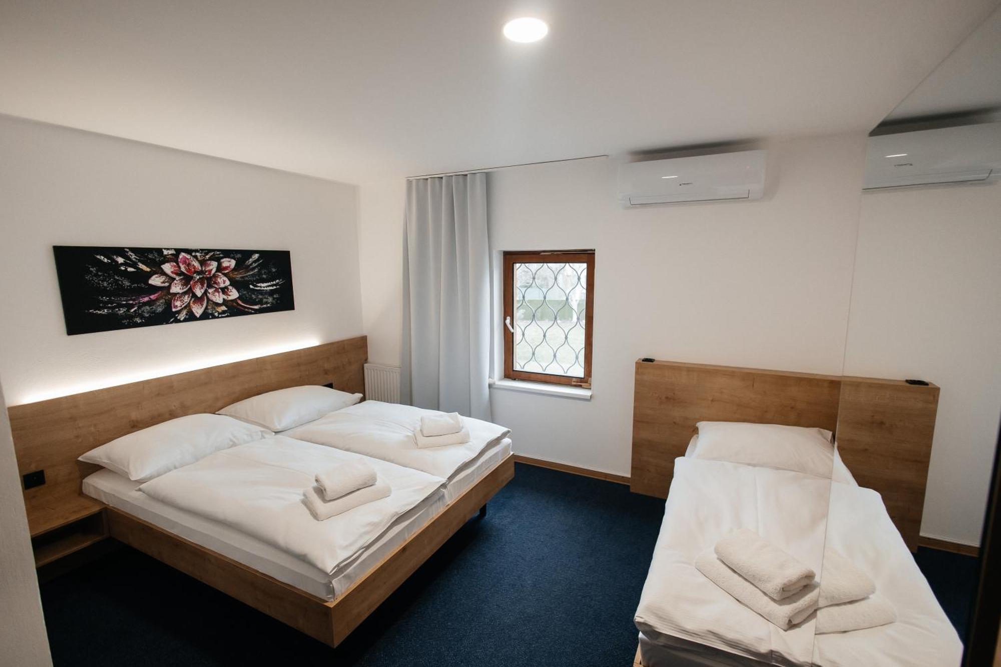 Golden Golem Hotel & Spa Prague Exterior photo