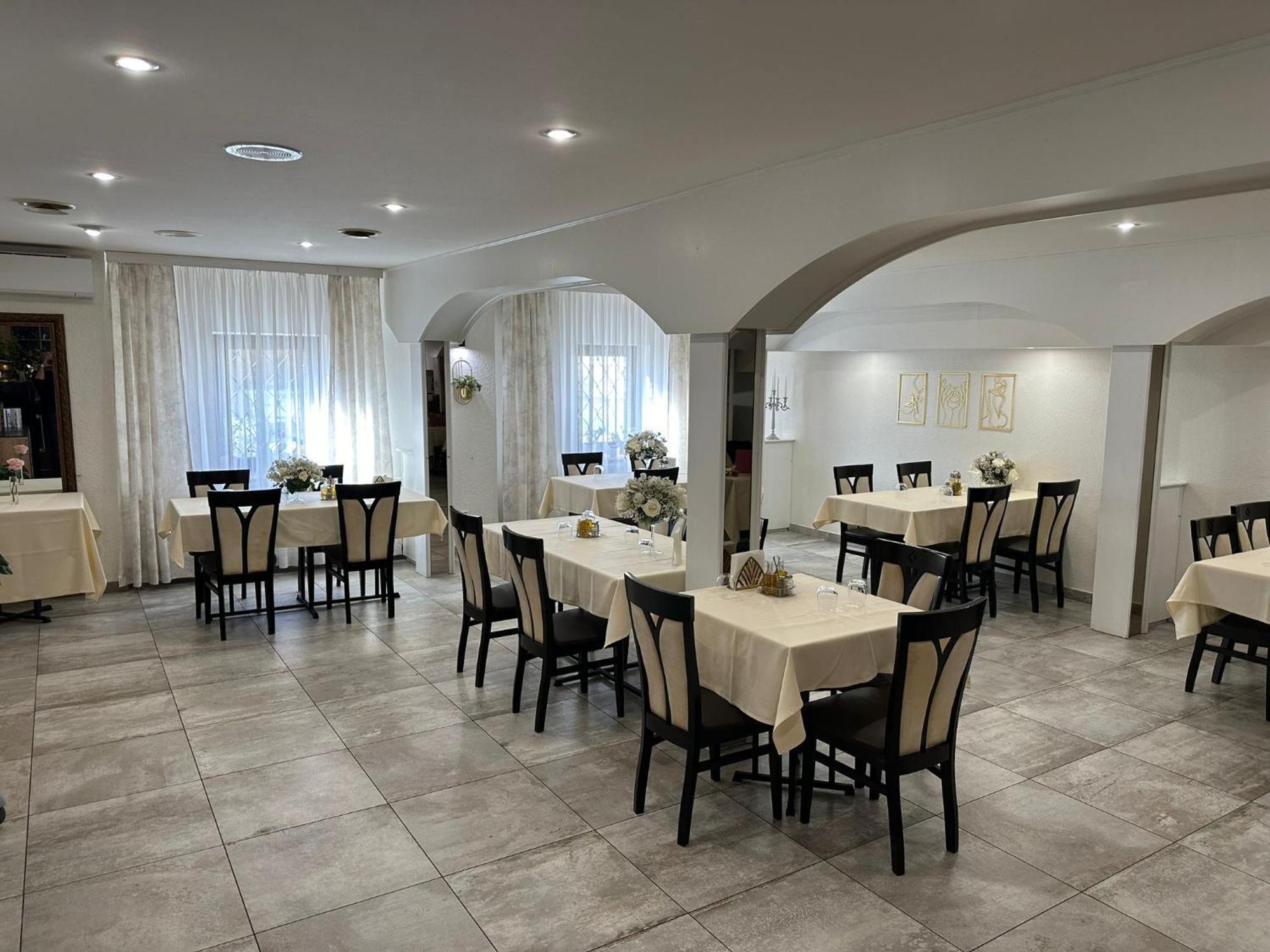Golden Golem Hotel & Spa Prague Exterior photo